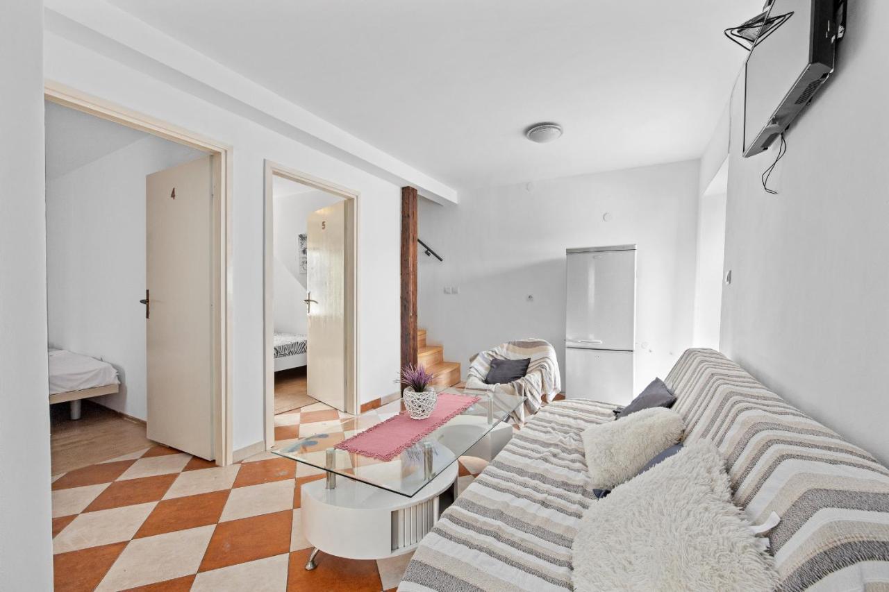 Pula Hostel Zewnętrze zdjęcie