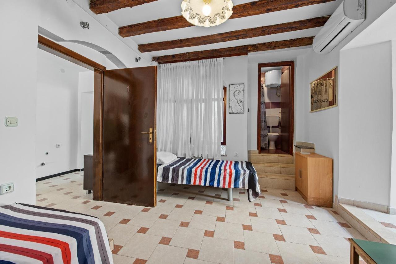 Pula Hostel Zewnętrze zdjęcie